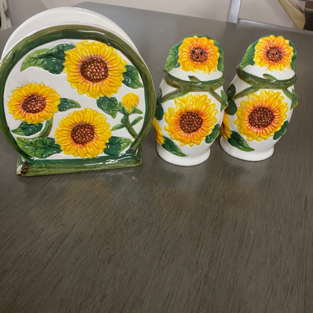 Ceramic sunflower napkin holder salt&pepper shaker